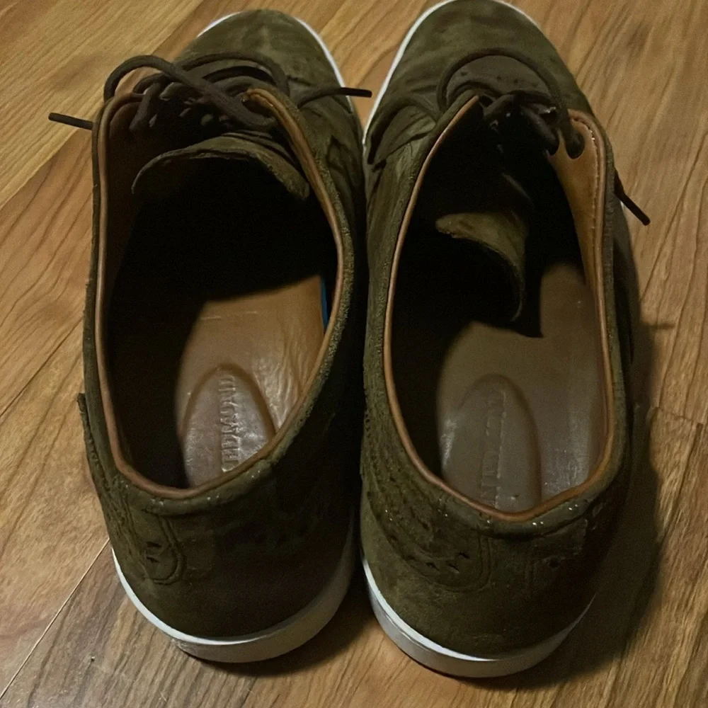Allen Edmonds Men's Strand Cap Toe Olive Suede Oxford Sneaker Size 8